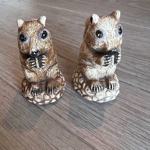 Chipmunk Squirrel Salt and Pepper Shakers Set Woodland Creatures Kitschy Novelty - Picture 3 of 10